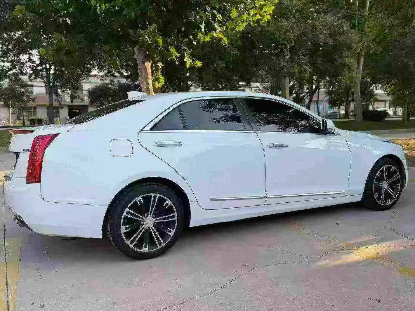 凯迪拉克ATS-L 后面外观一