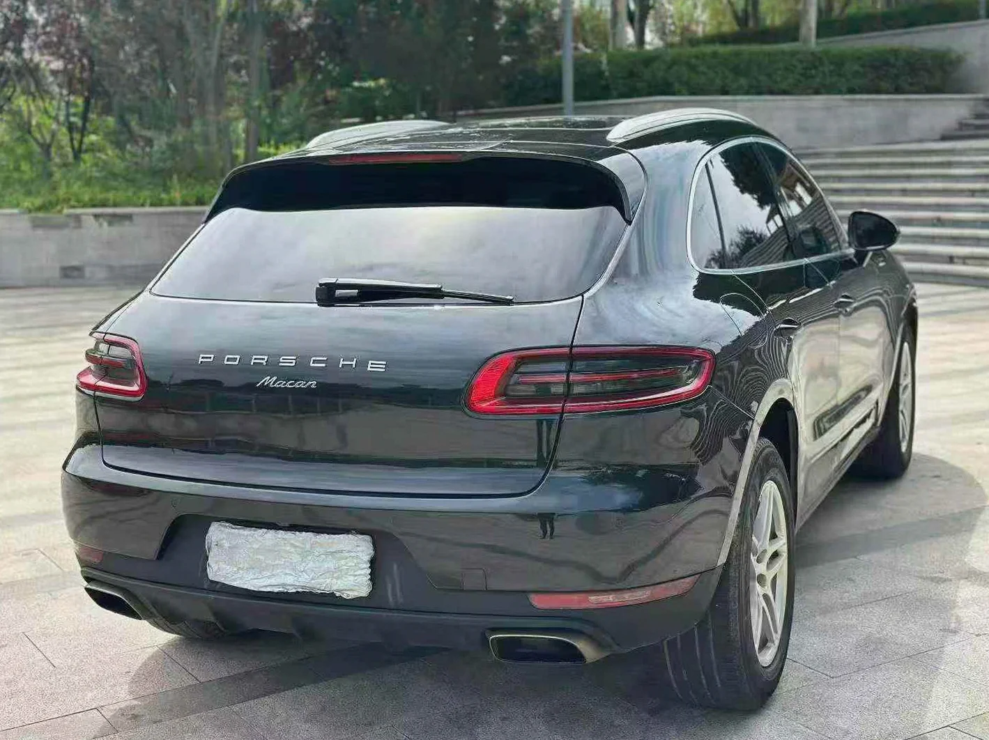 保时捷Macan 后面外观二