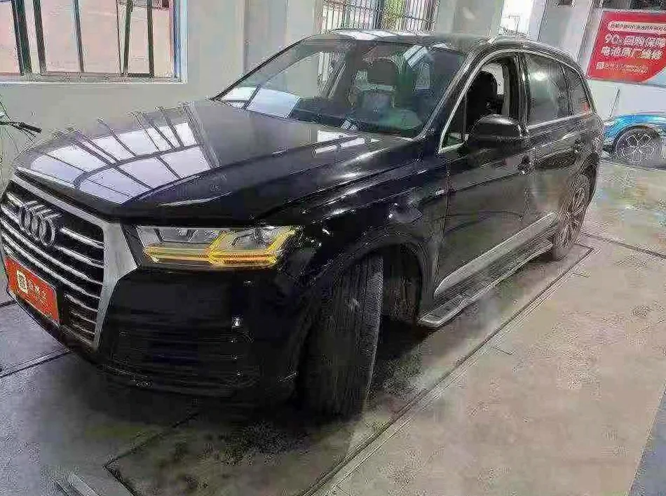17年奥迪Q7 3.0T