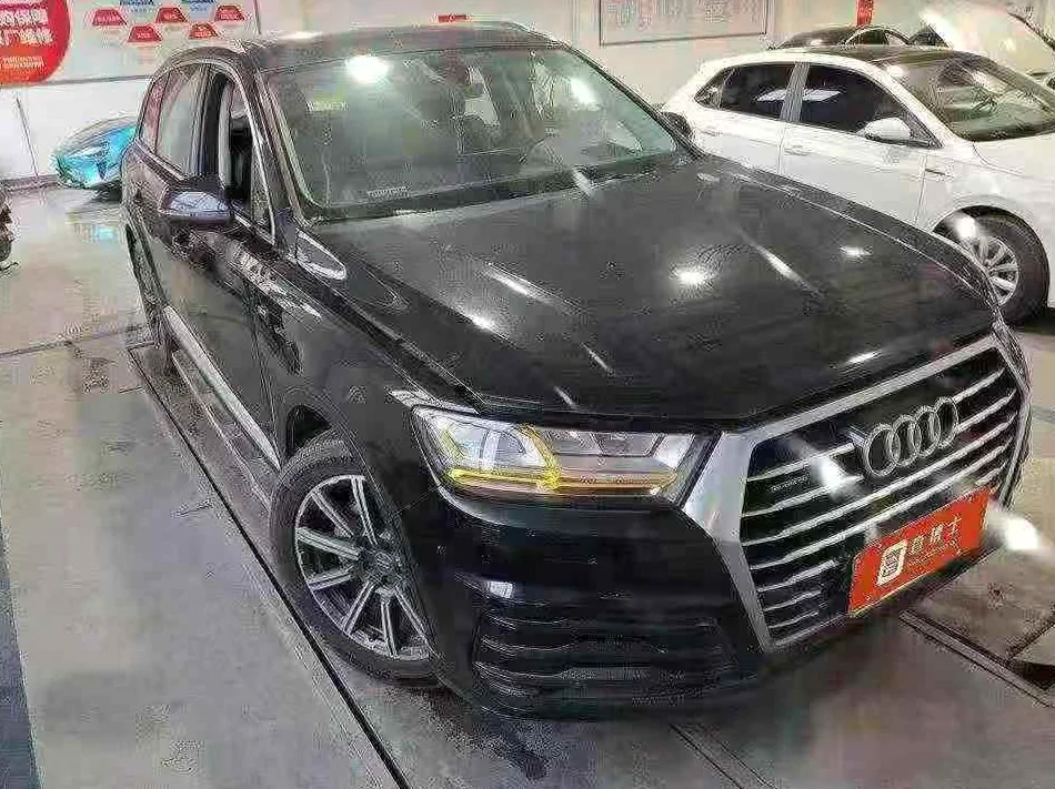 奥迪Q7 正面外观三