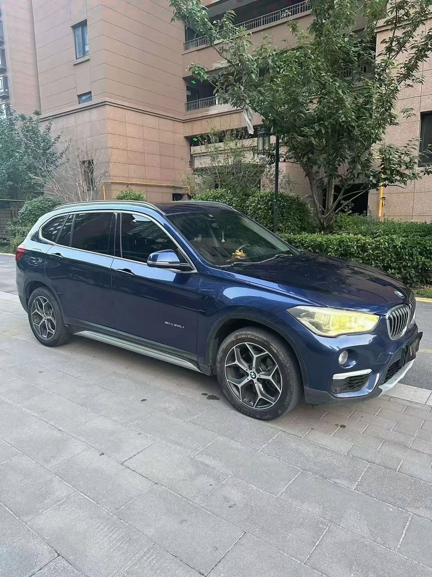 宝马X1 正面外观二