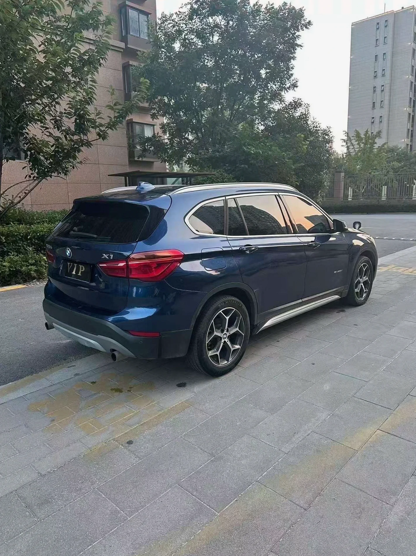 宝马X1 后面外观二