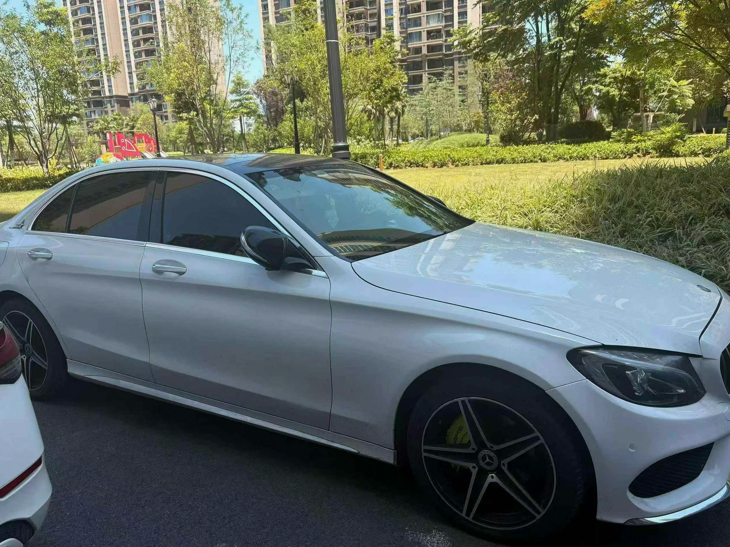 奔驰C 正面外观三