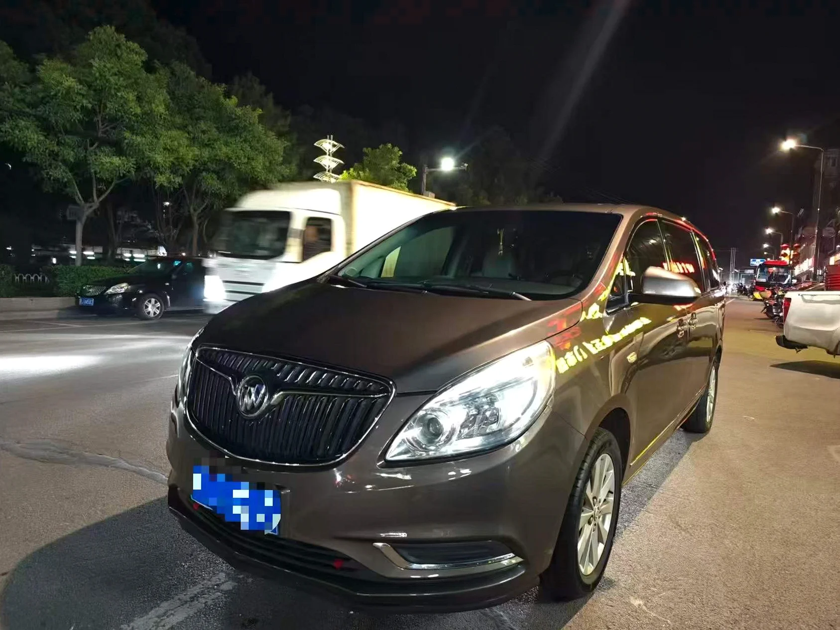 17年别克GL8 25S豪华