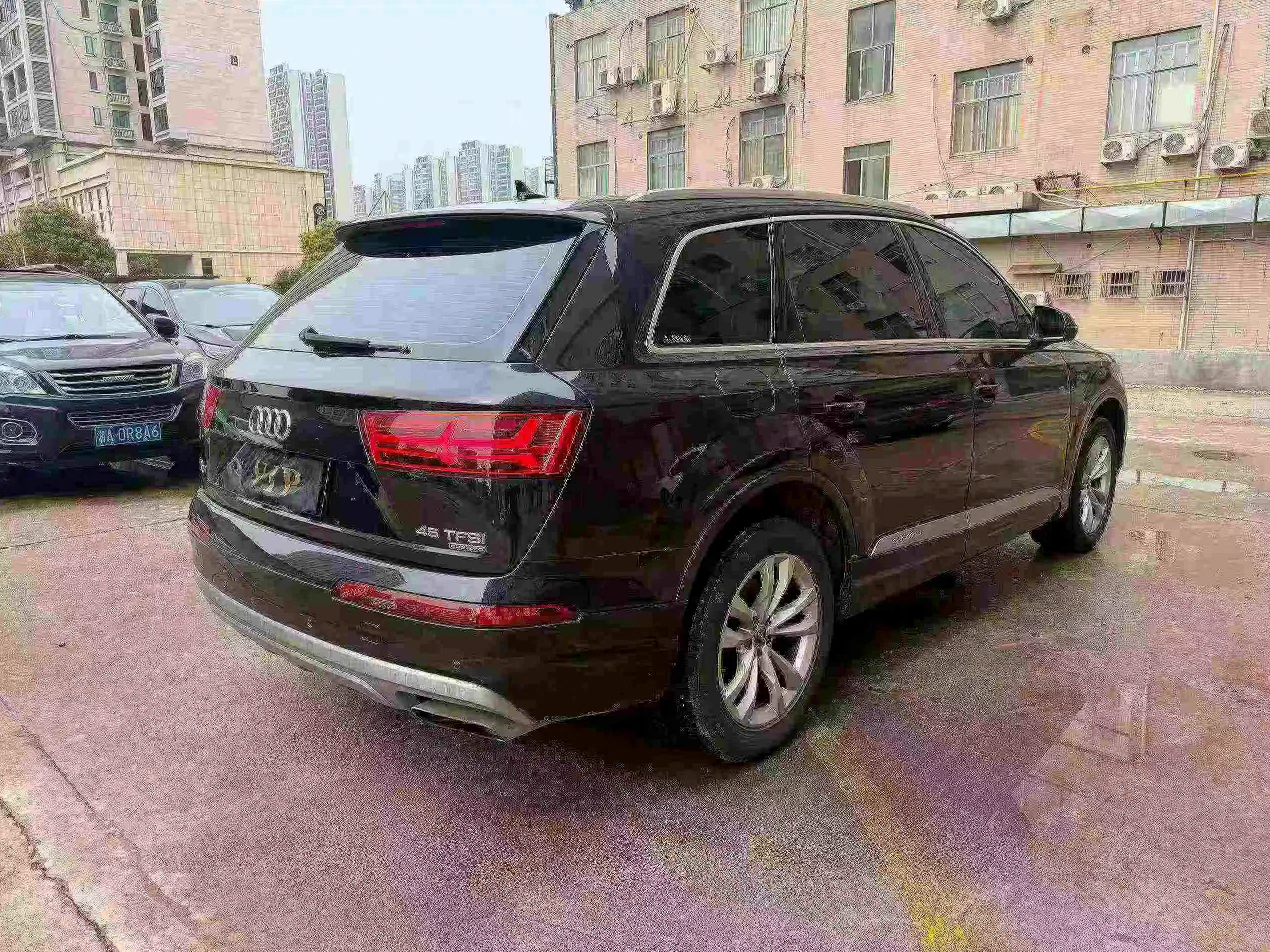 奥迪Q7 内饰前排
