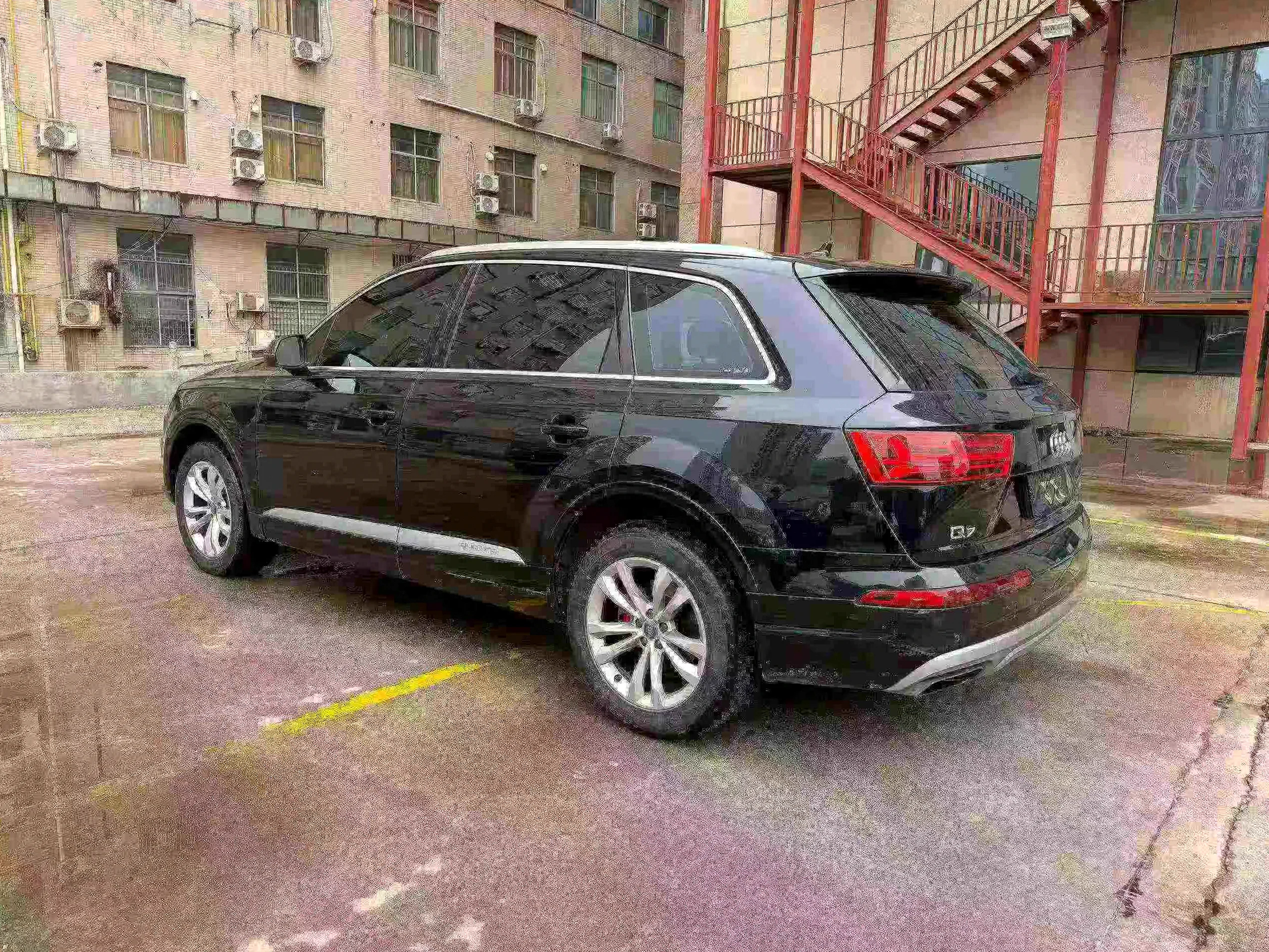 奥迪Q7 驾驶室