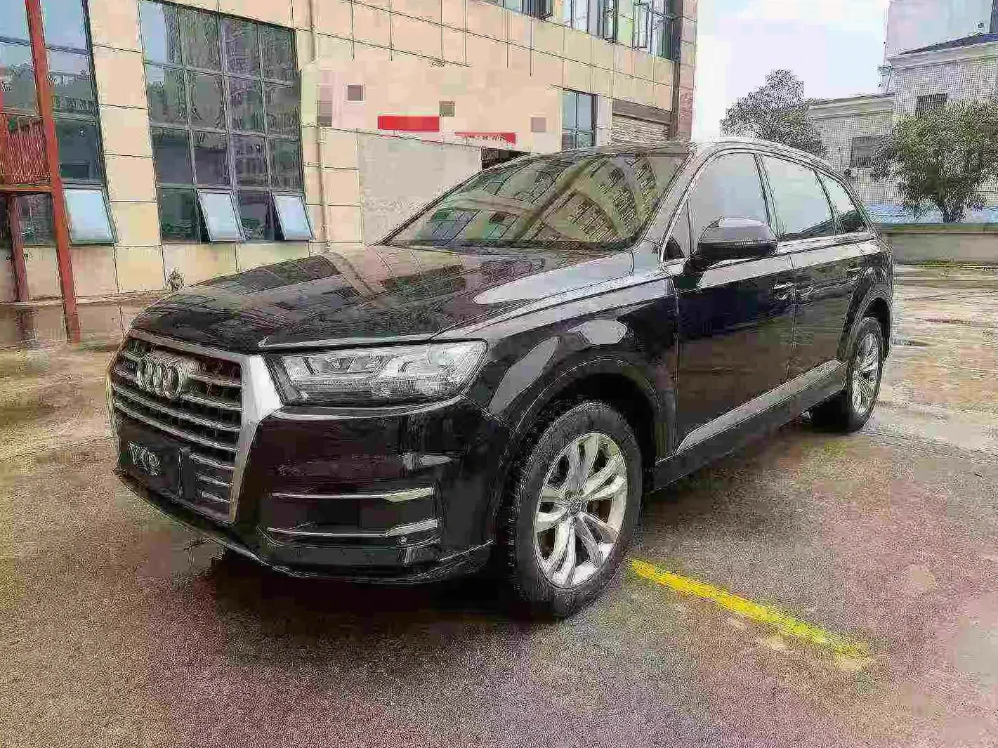 奥迪Q7 正面外观三
