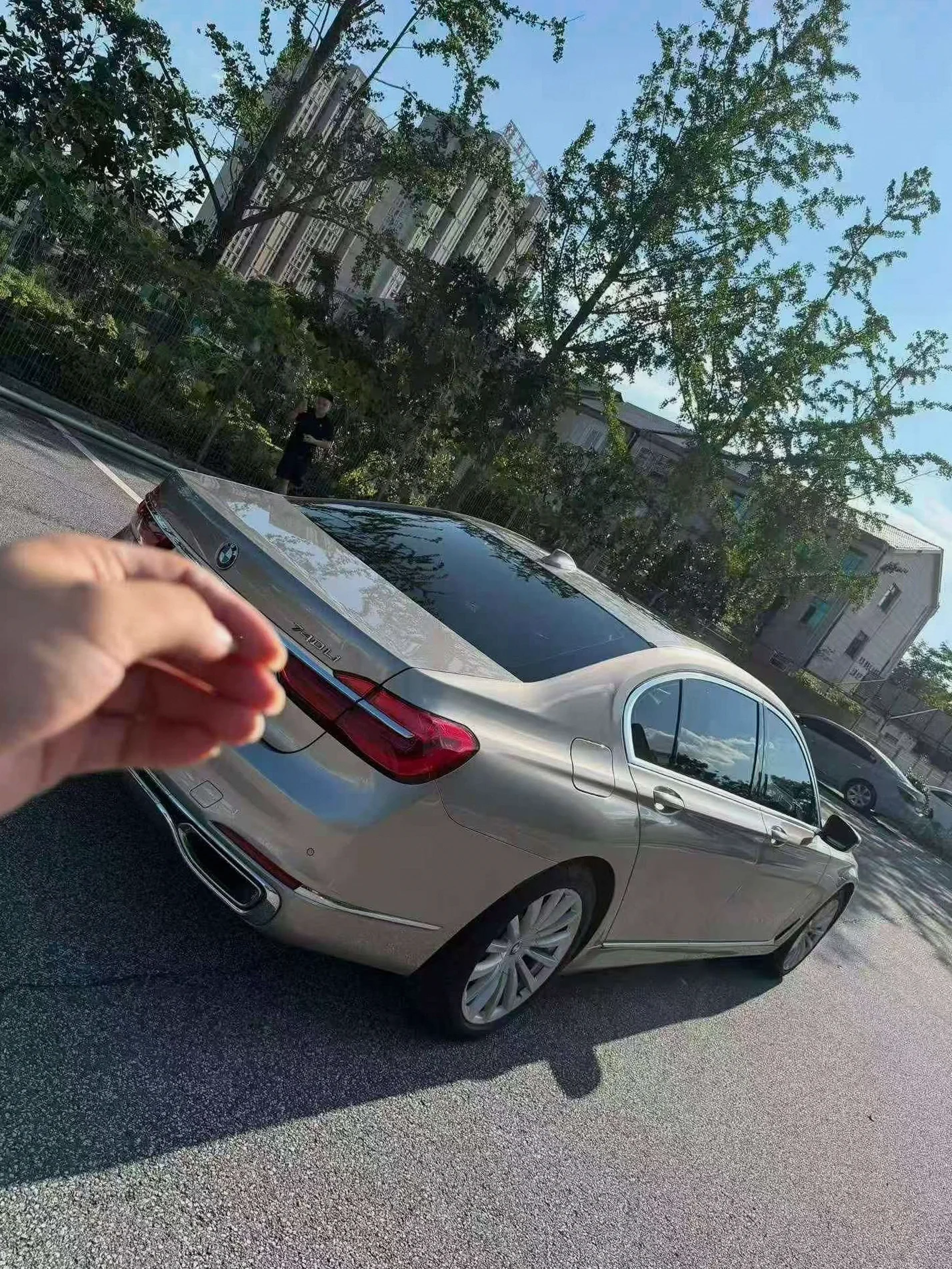 宝马7系 后面外观三