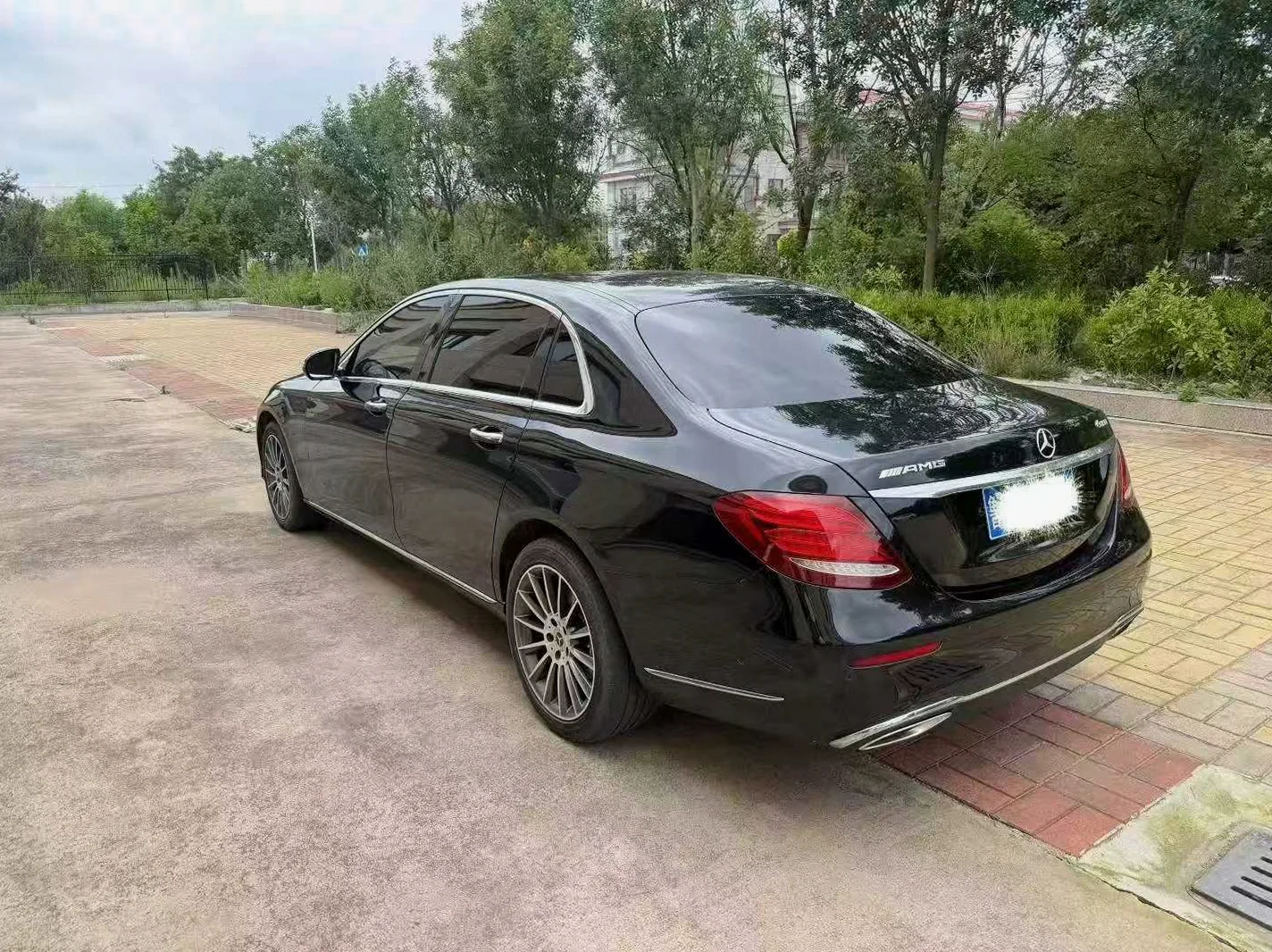奔驰E 内饰前排
