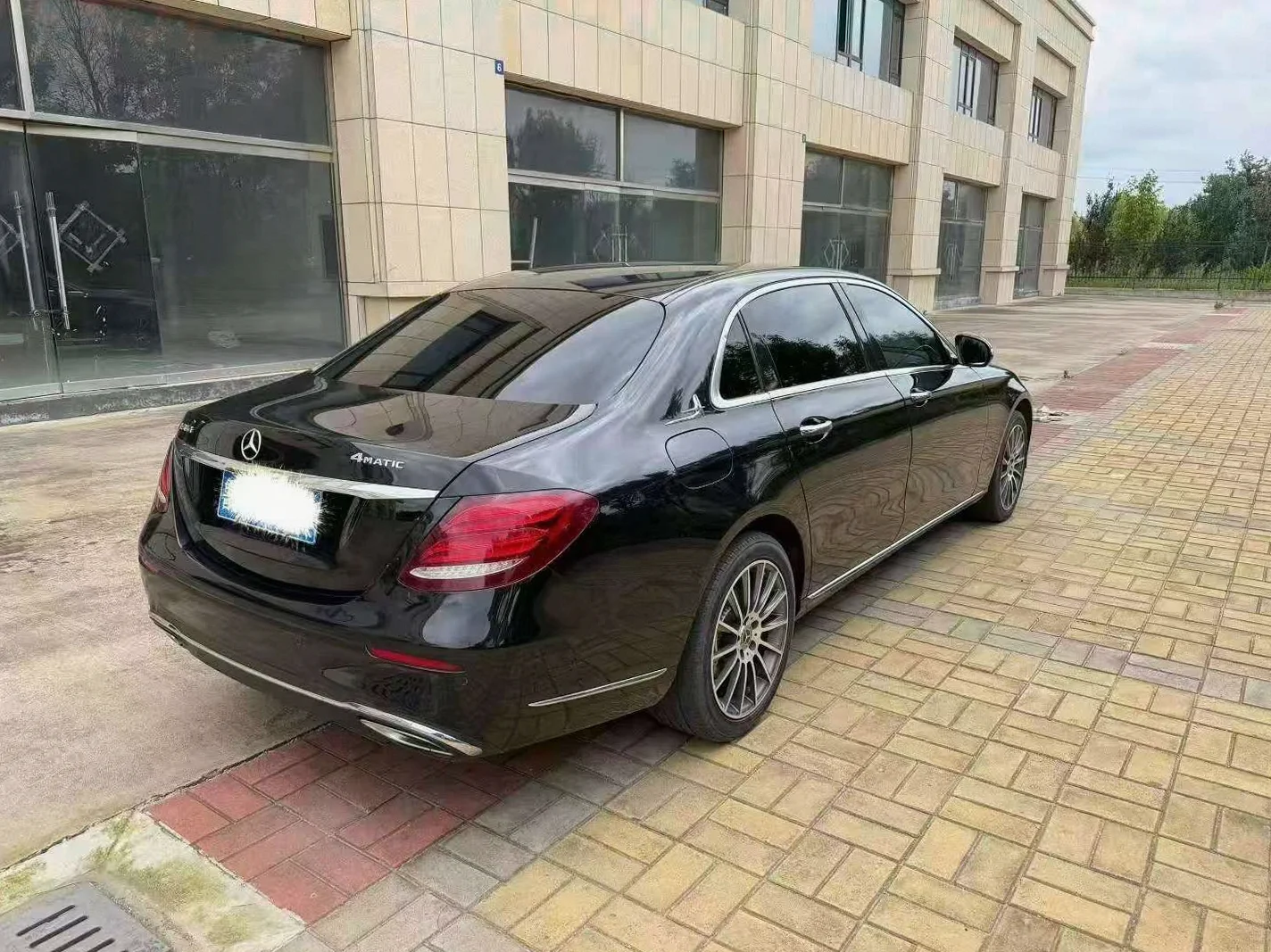 奔驰E 驾驶室