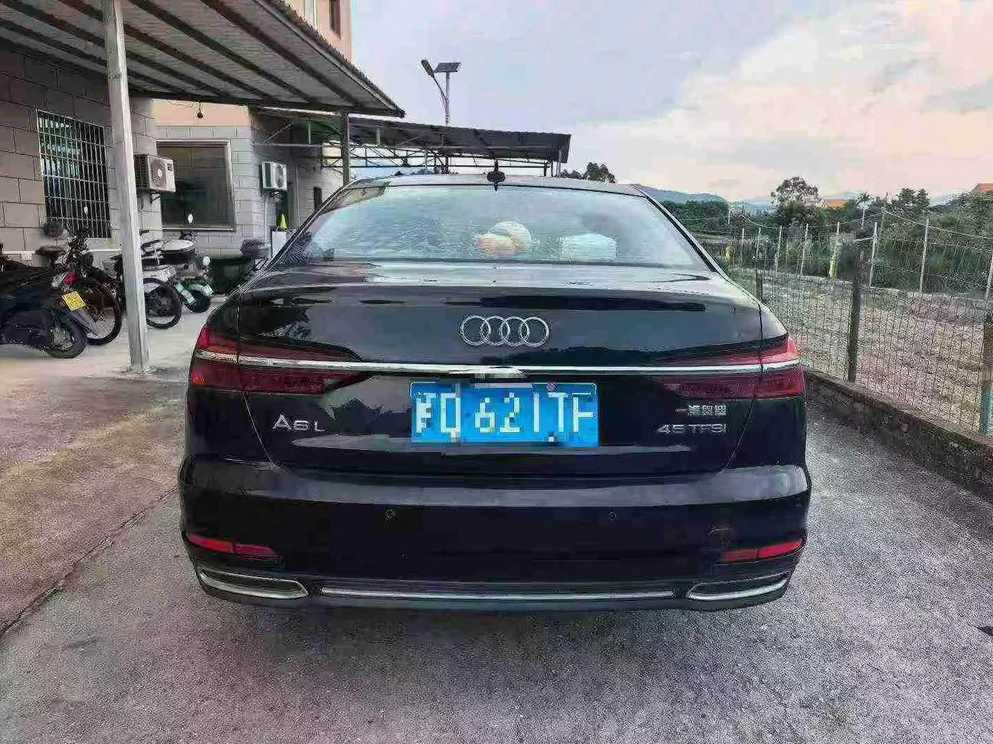 奥迪A6L 正面外观三