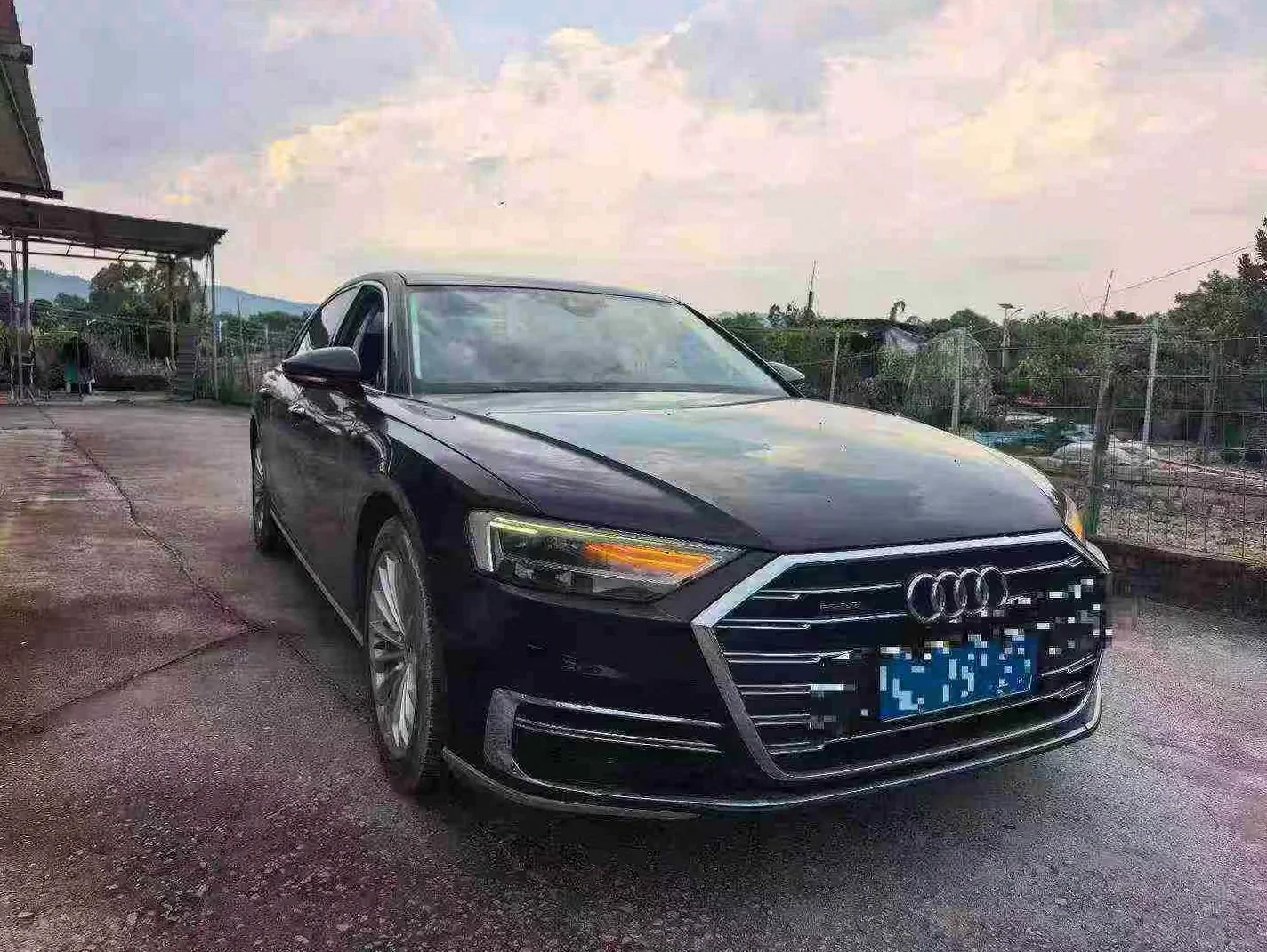 奥迪A8L 正面外观三