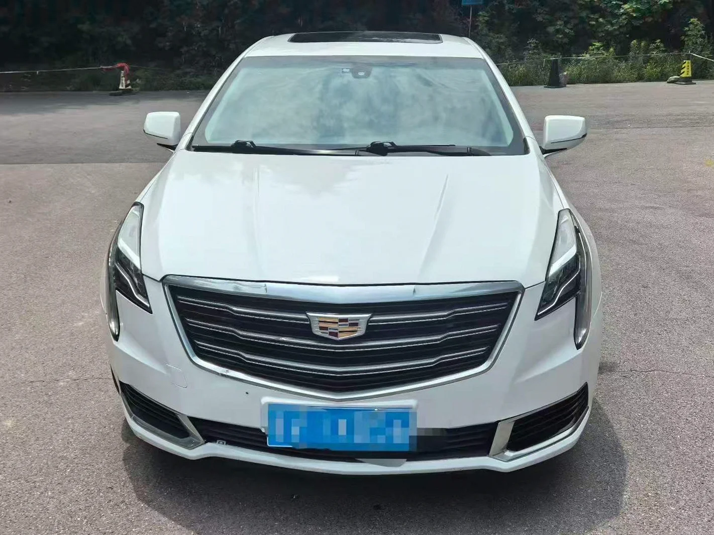 凯迪拉克XTS 正面外观二
