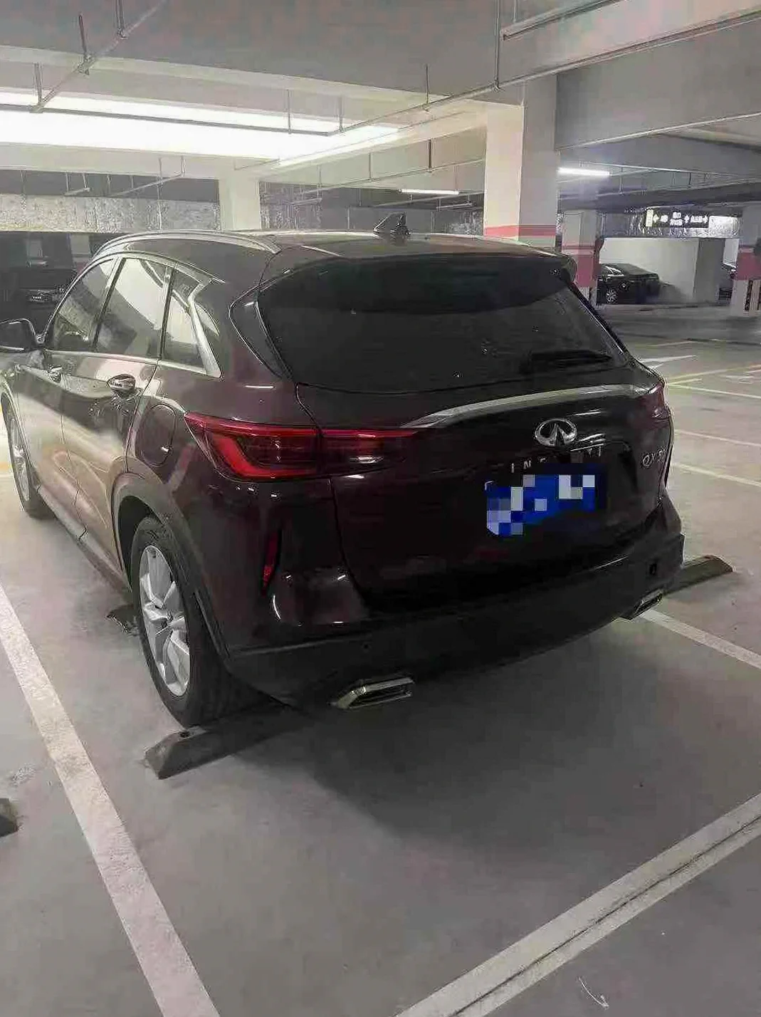 英菲尼迪QX50 后面外观二