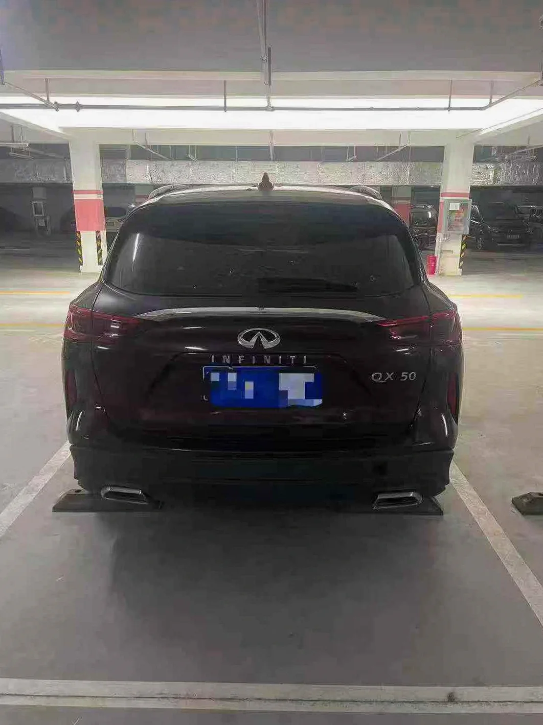英菲尼迪QX50 后面外观一