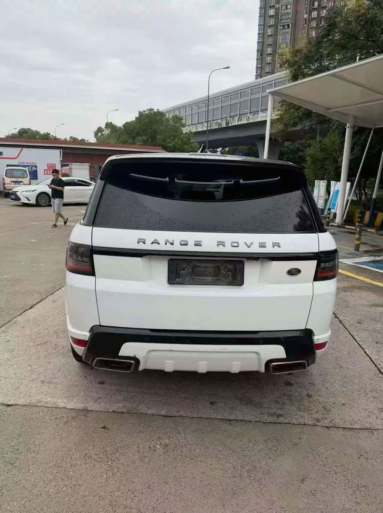 路虎揽胜运动 后面外观二