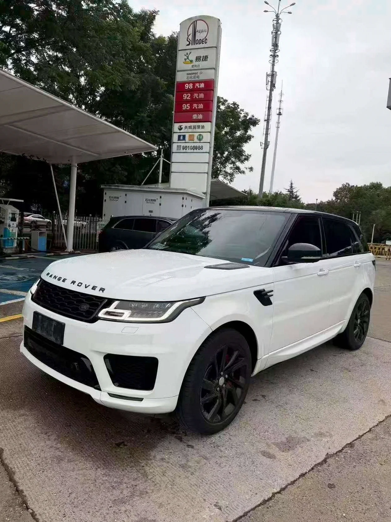 路虎揽胜运动 正面外观三