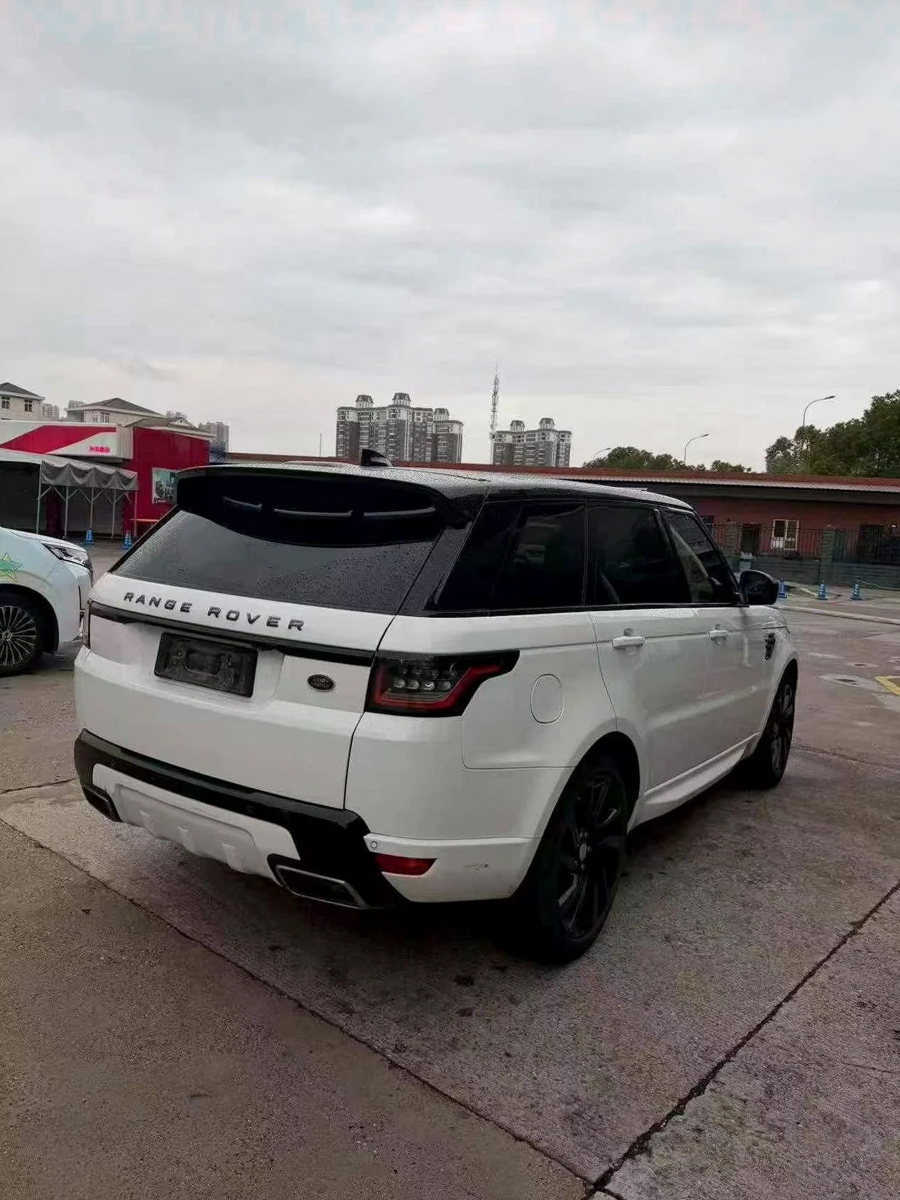 路虎揽胜运动 后面外观三