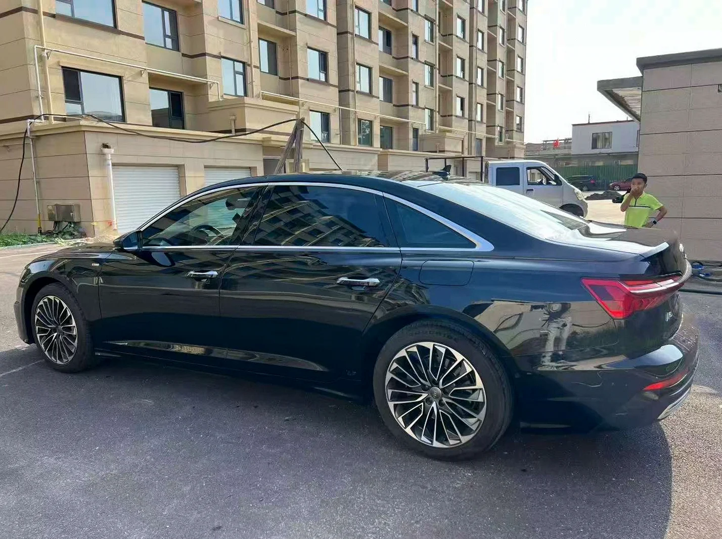 奥迪A6L 后面外观三