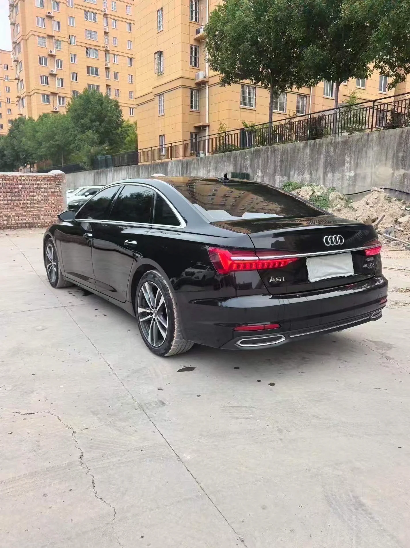奥迪A6L 后面外观三
