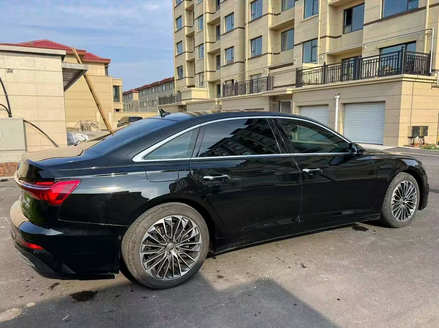 奥迪A6L 后面外观一