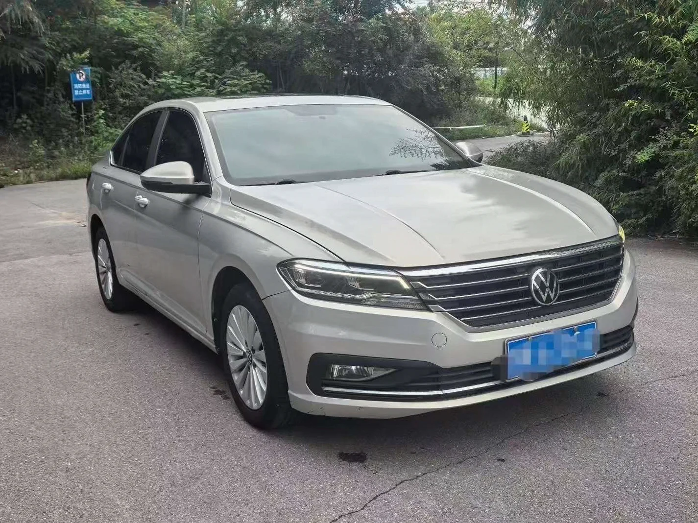 大众朗逸 正面外观三
