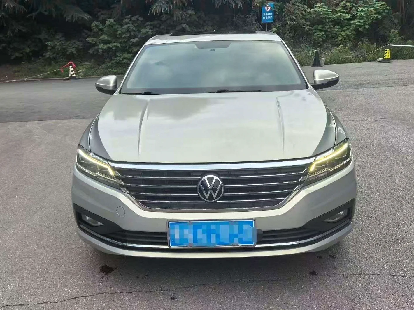 大众朗逸 正面外观二