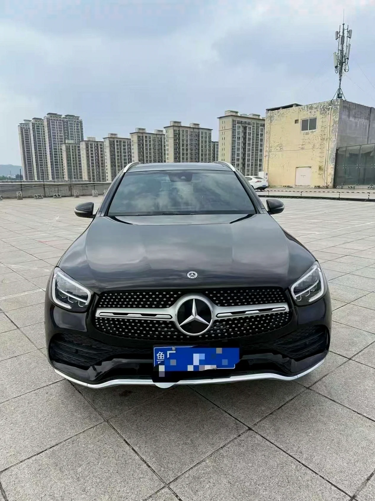 奔驰GLC 正面外观二