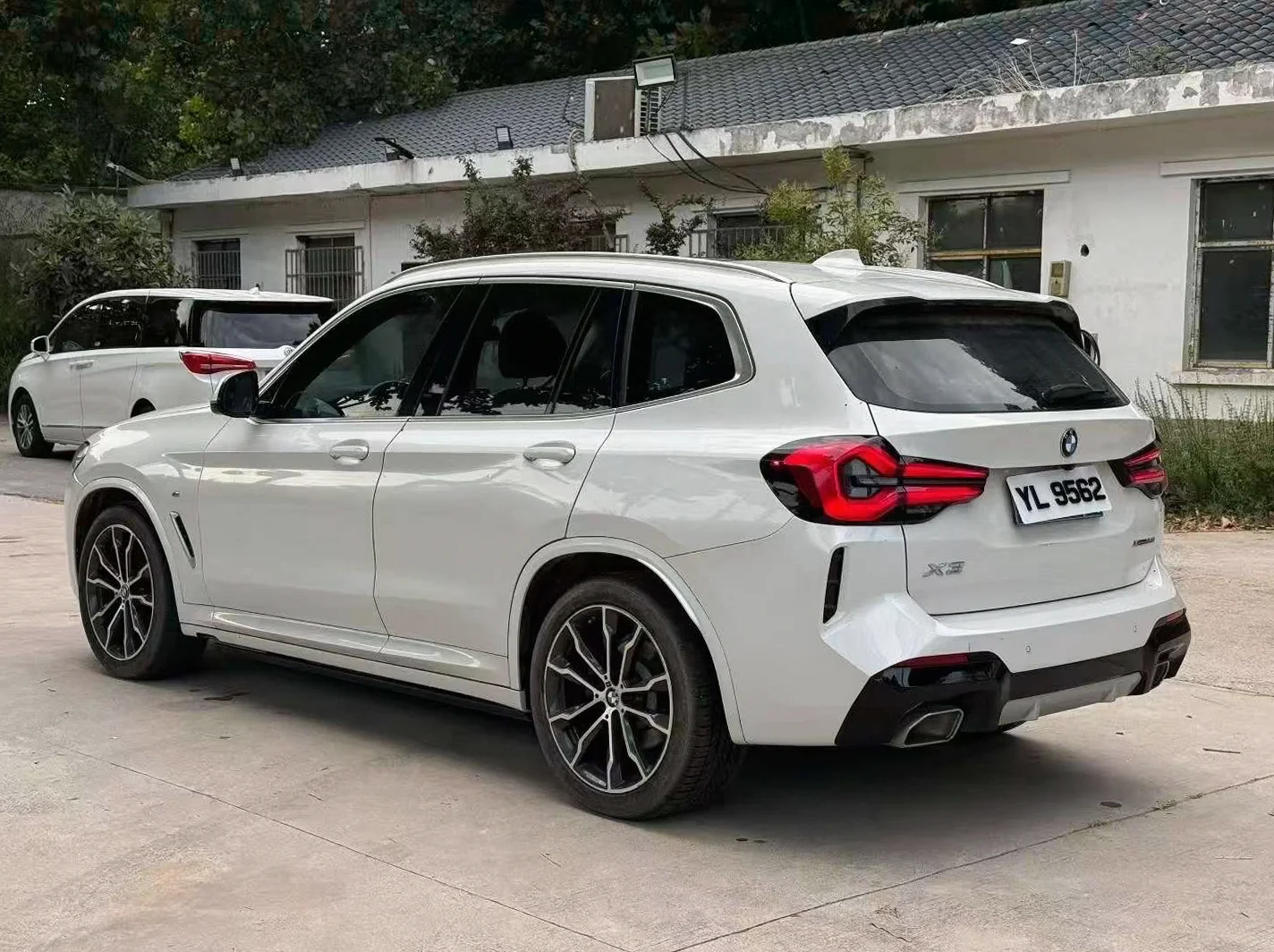 宝马X3 后面外观一