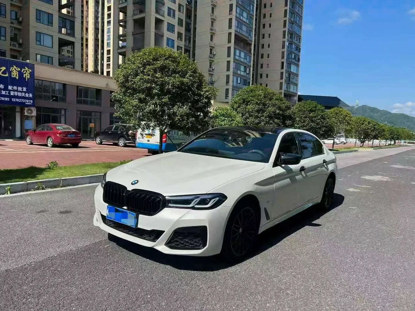 宝马5系 正面外观三