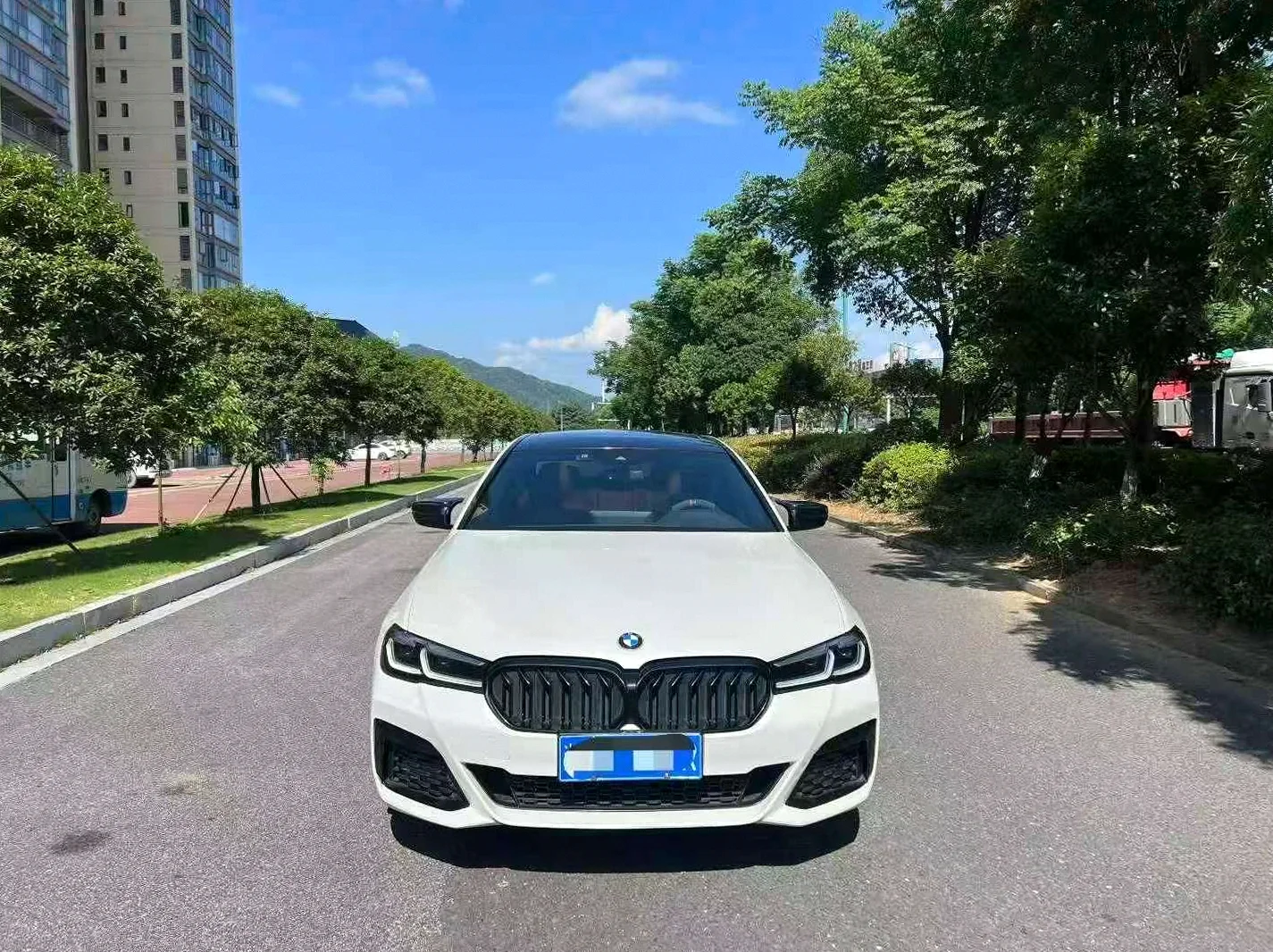 宝马5系 正面外观二