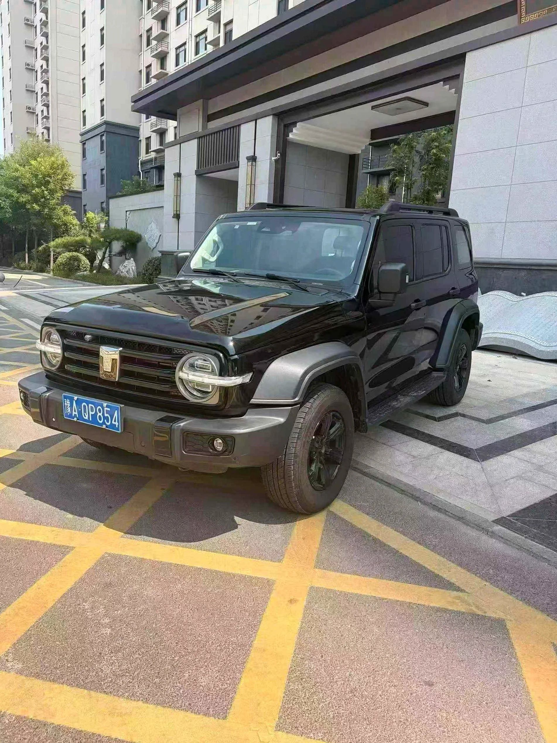 长城汽车坦克 正面外观三