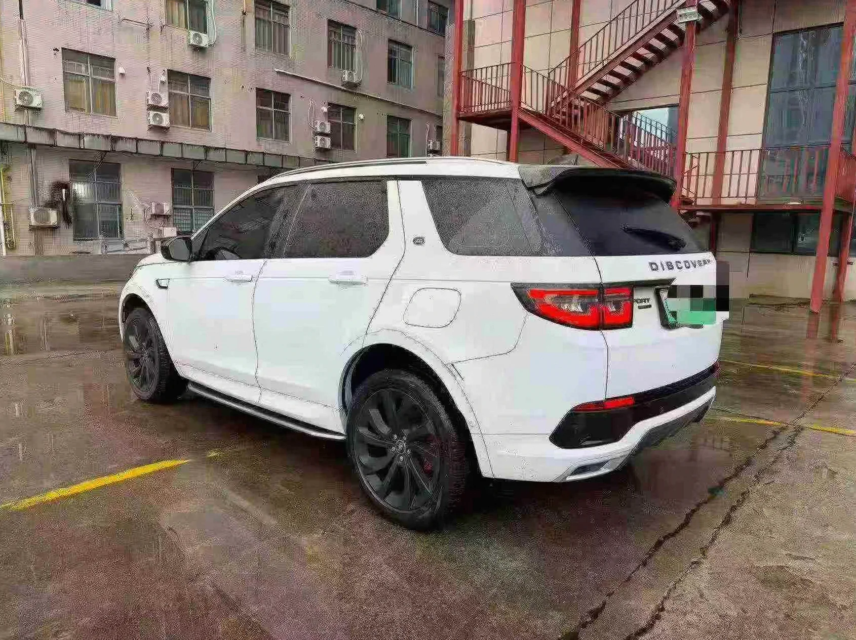 路虎发现 驾驶室