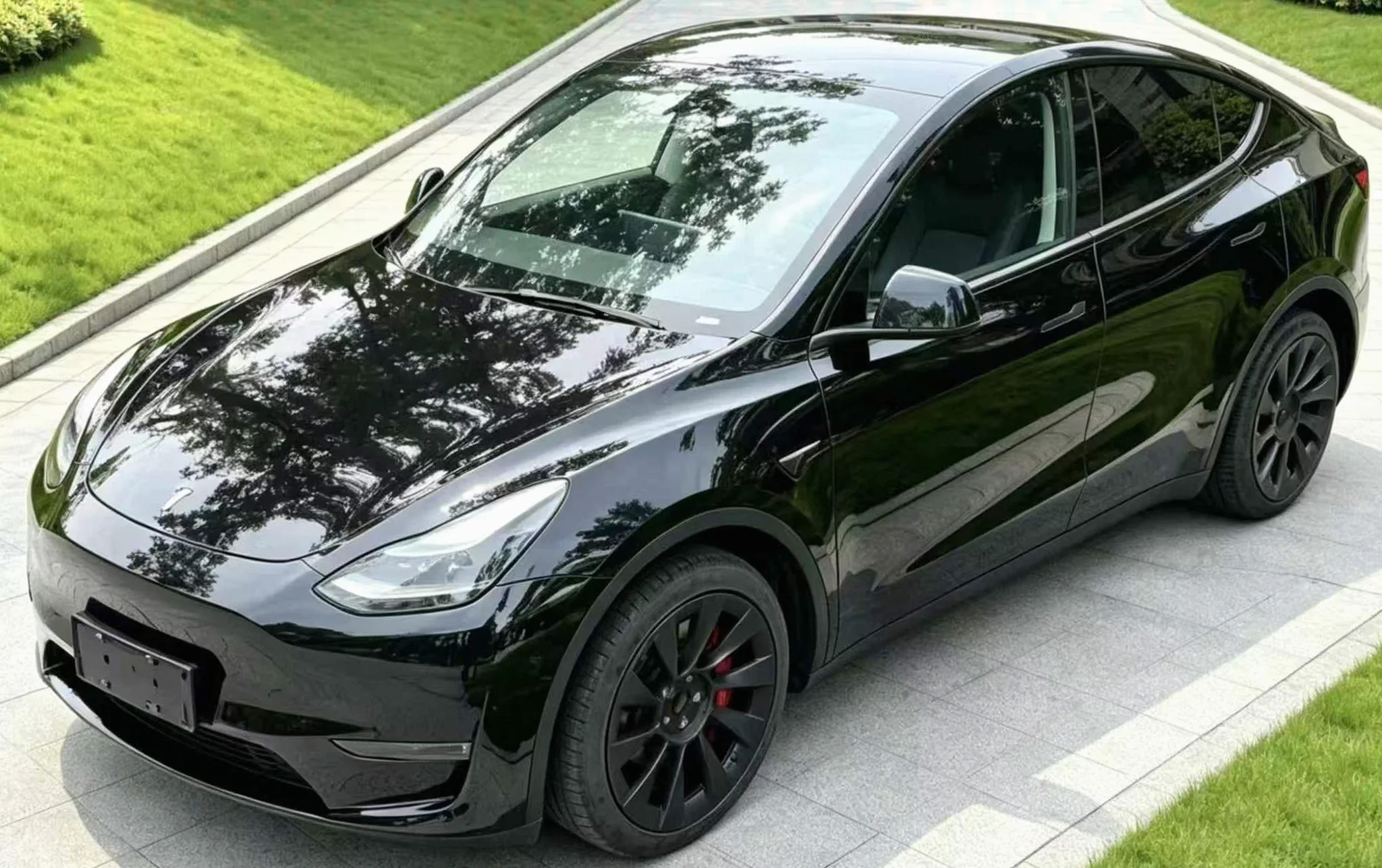特斯拉MODEL 正面外观三
