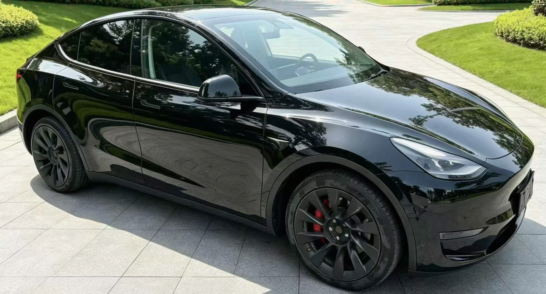 特斯拉MODEL 正面外观二