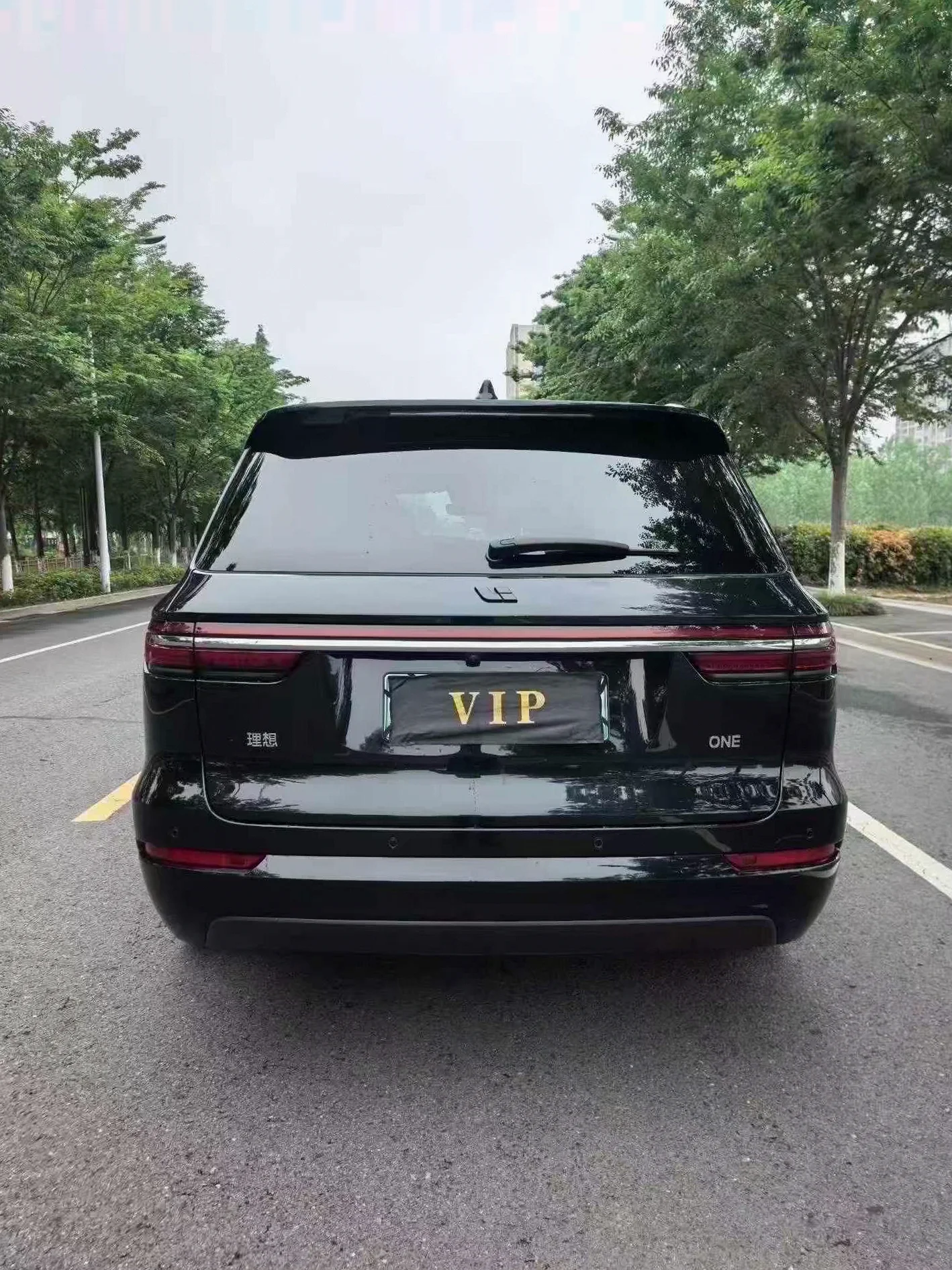 理想ONE 后面外观一