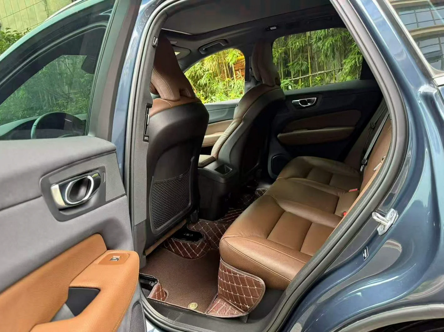 沃尔沃XC60 驾驶室