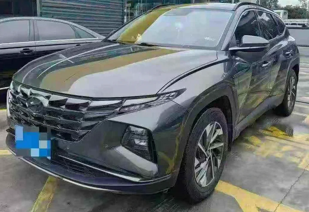 现代途胜 正面外观三