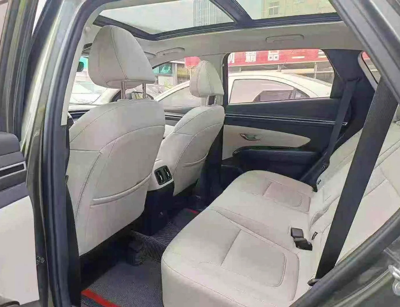 现代途胜 驾驶室