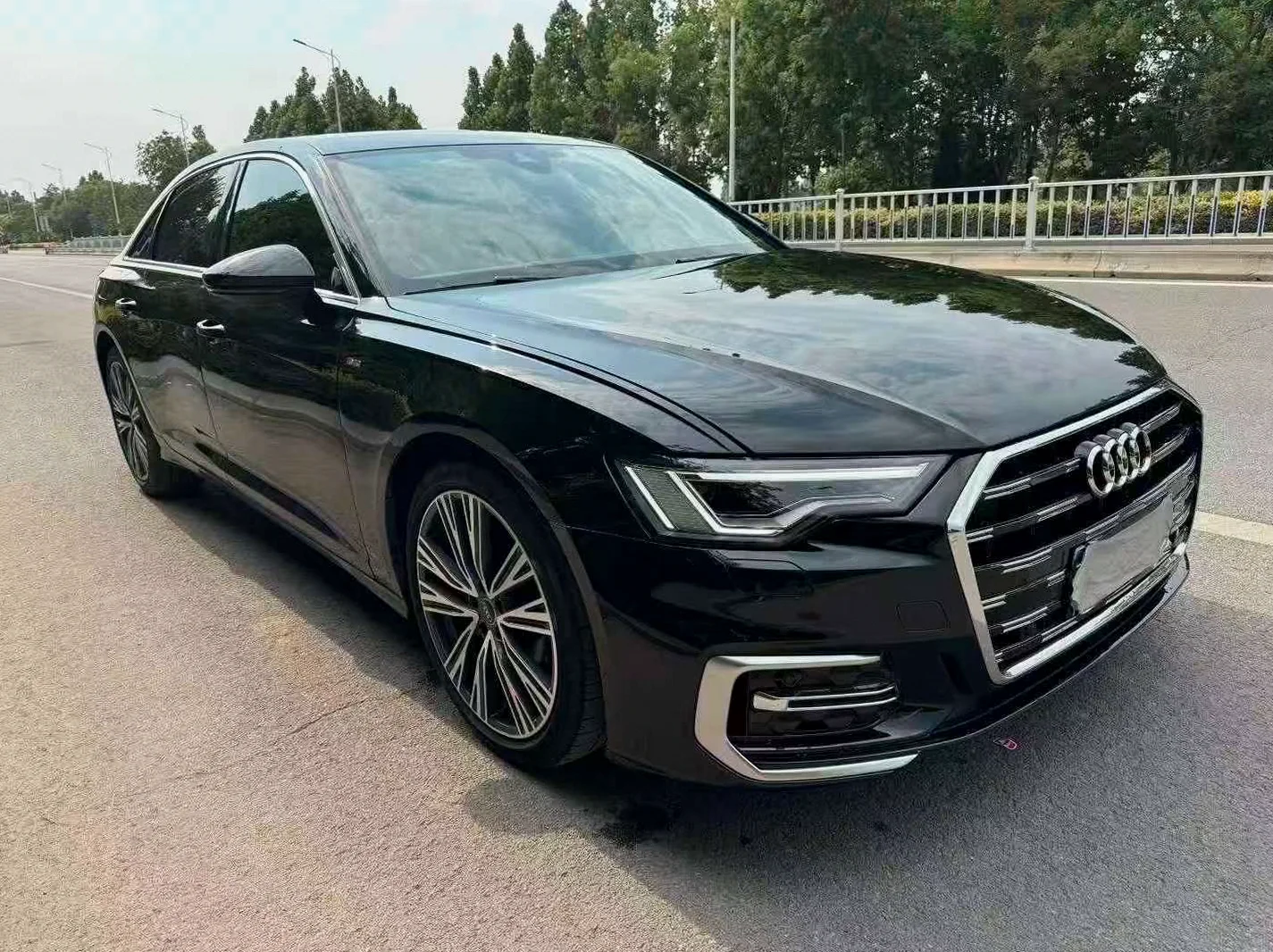 奥迪A6L 正面外观二
