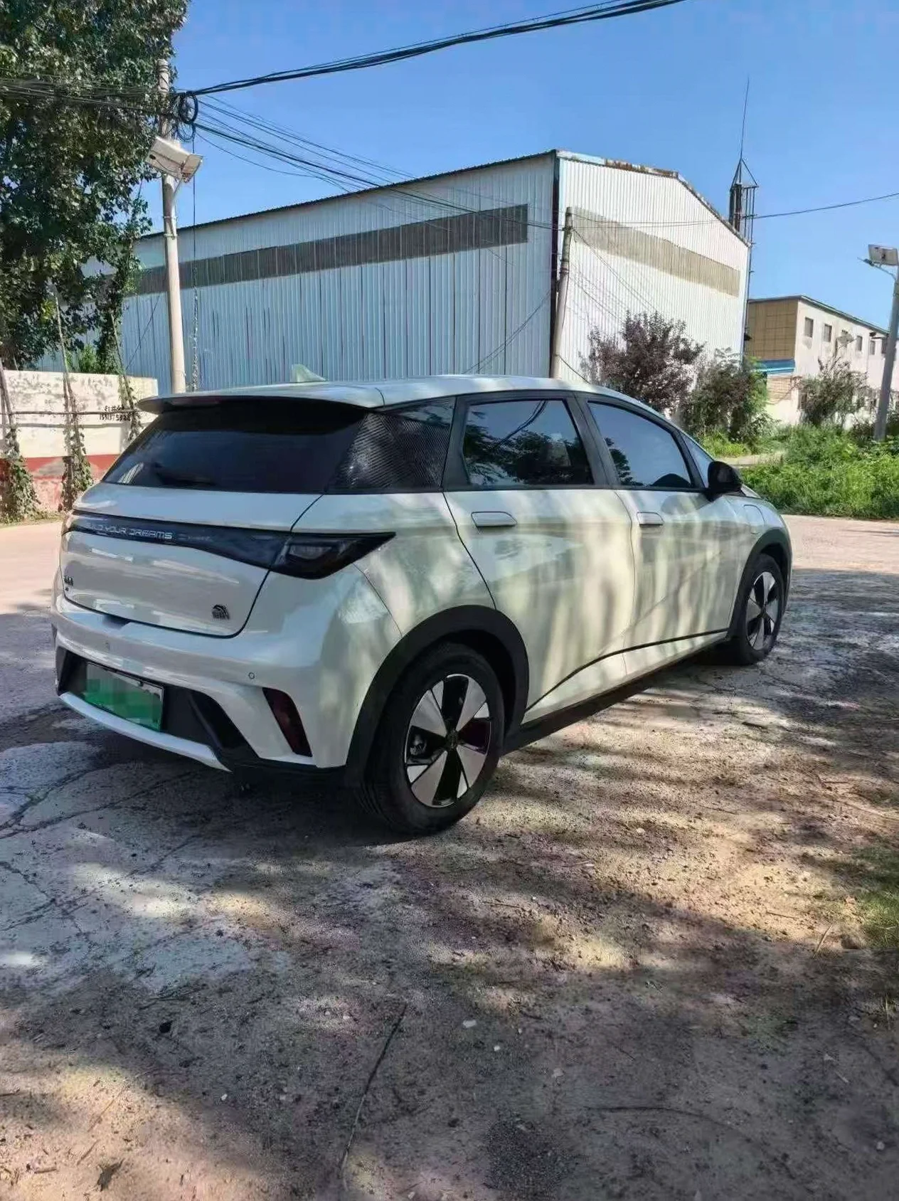 比亚迪海豚 后面外观一
