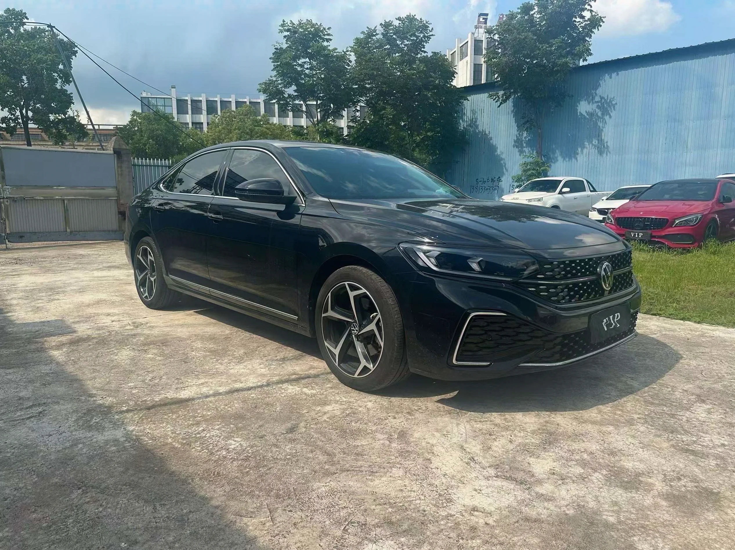 大众帕萨特 后面外观一