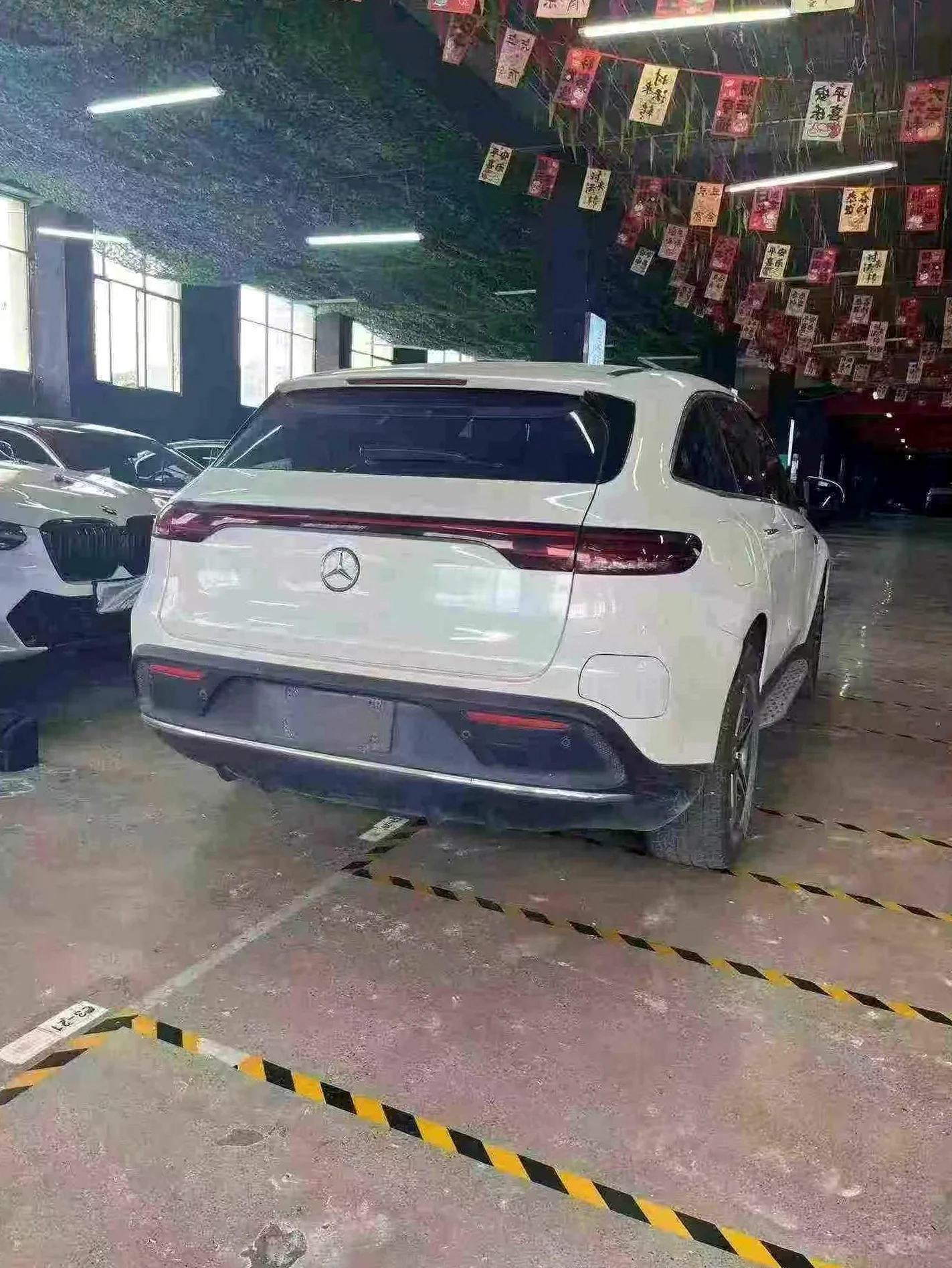 奔驰EQC 驾驶室