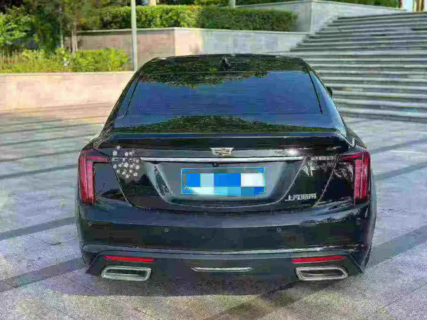 凯迪拉克CT5 后面外观一