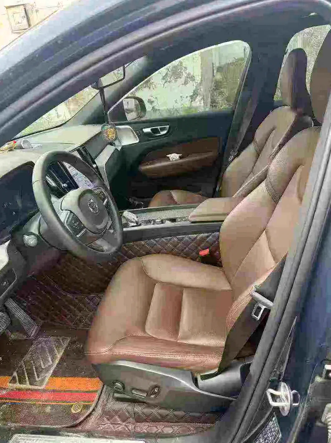 沃尔沃XC60 驾驶室