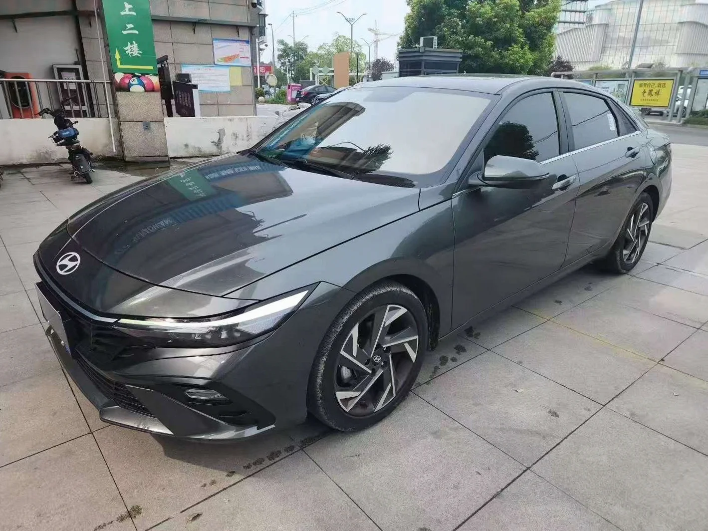 2023款 现代 伊兰特 1.5尊贵版
