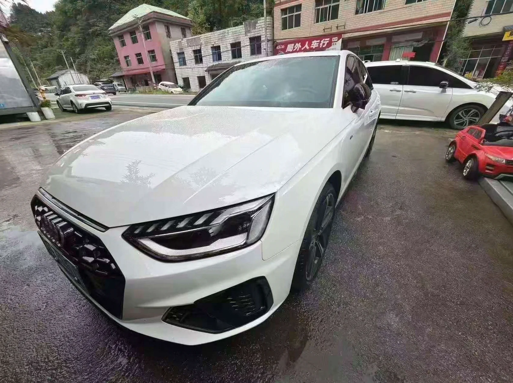 奥迪A4L 正面外观二