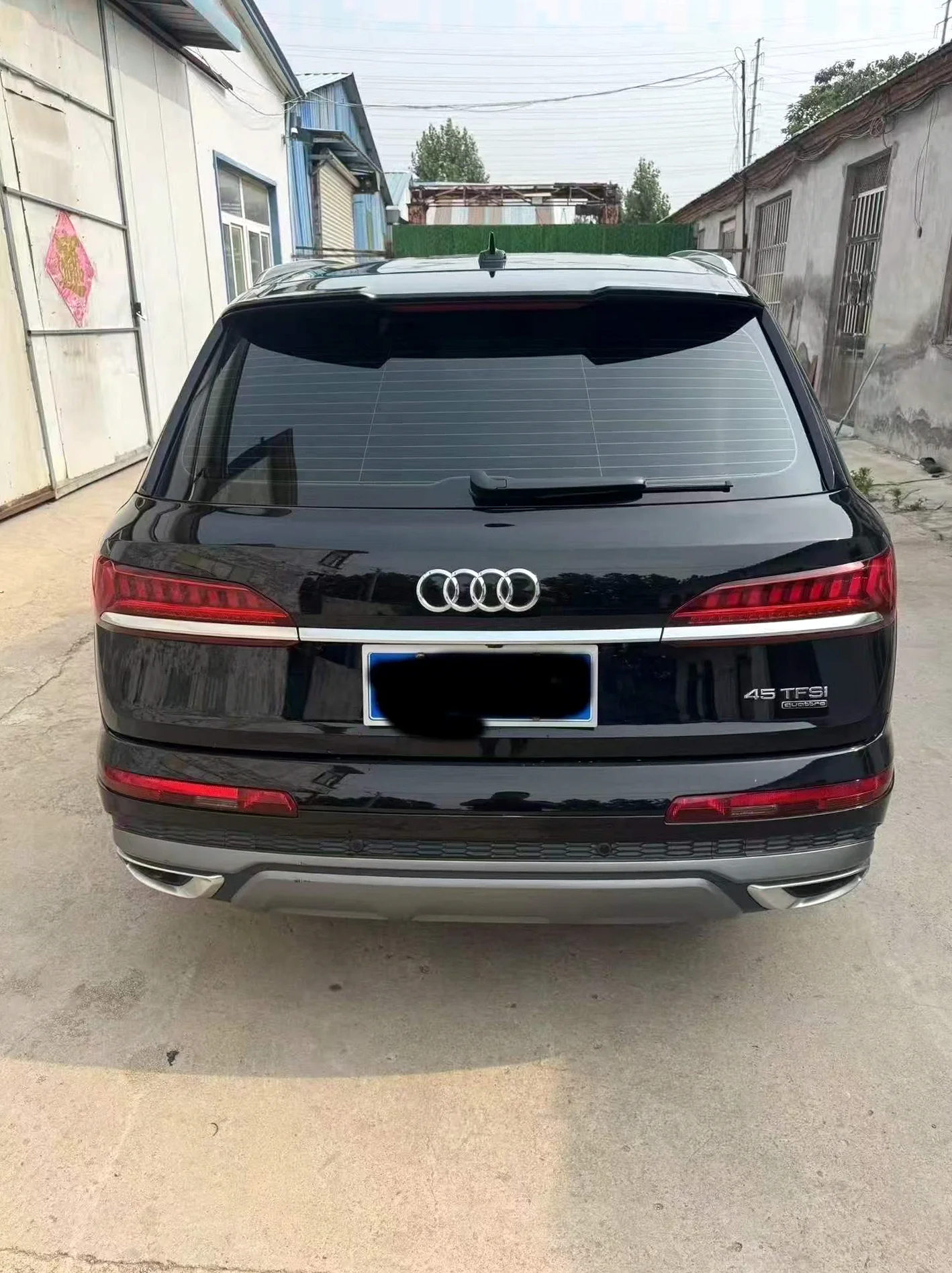 奥迪Q7 后面外观一