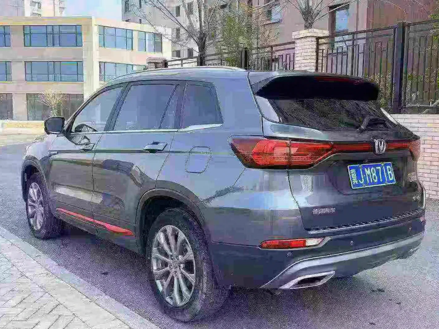 长安汽车CS75 后面外观一
