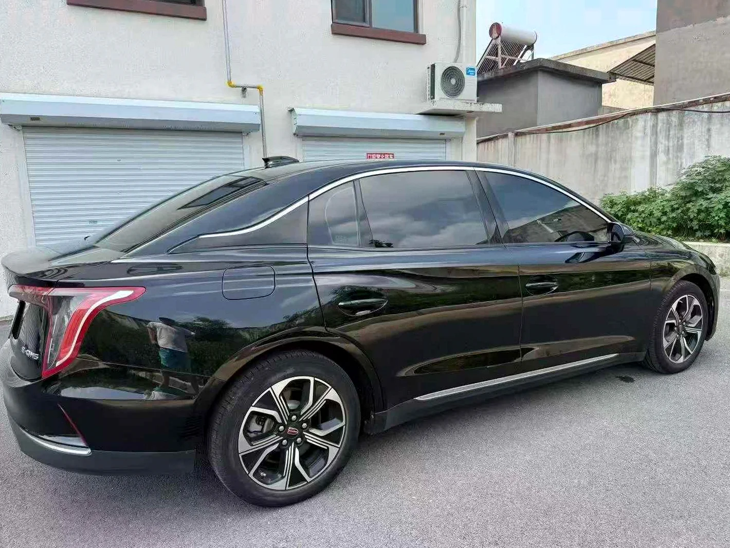 红旗E-QM5 内饰后排